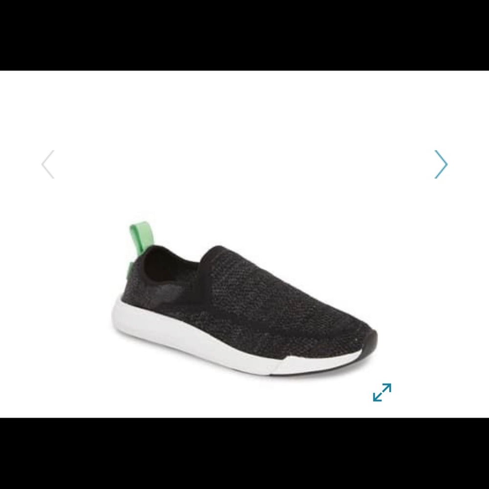 Sanuk “Chiba quest” knit slip on size 10